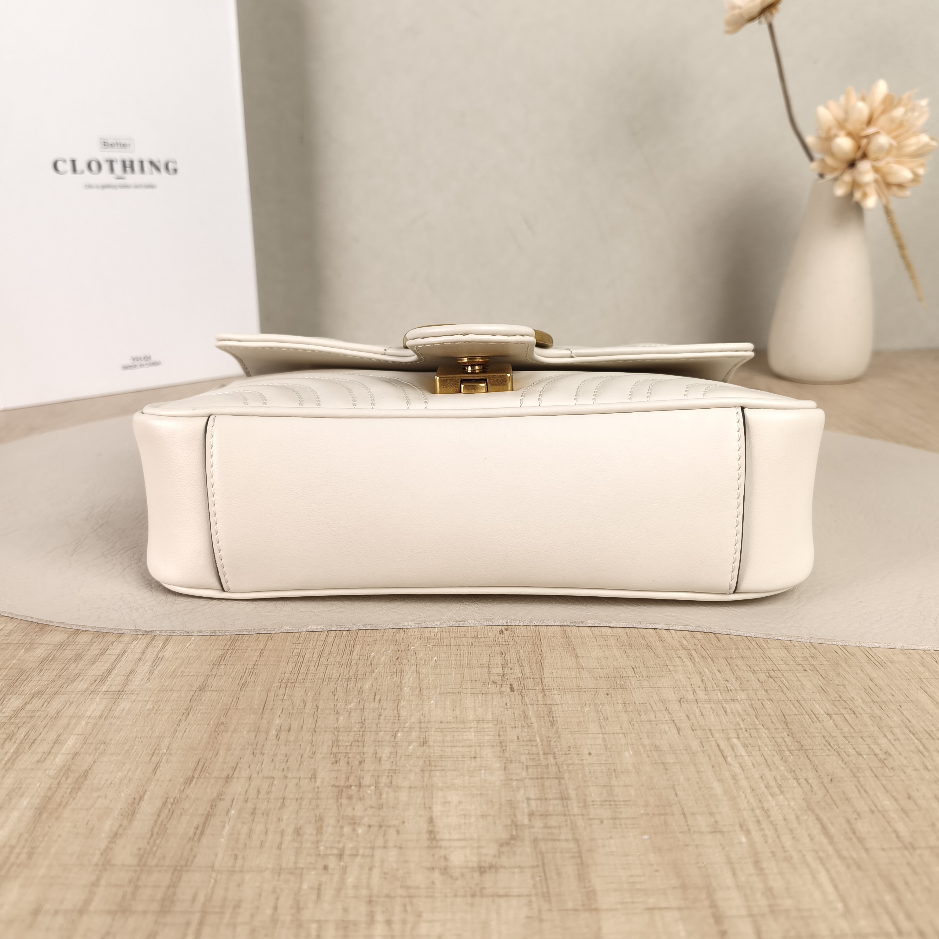 GUCCI Crossbody Bag GG Marmont Small Marmont 22White Gold Calfskin Small22 × 6 × 13 cm — cover view 4 of 5
