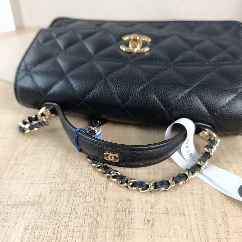 Chanel Crossbody Bag Black Grained Calfskin One Size 19 × 7 × 11.5 cm — detail view 10 of 12