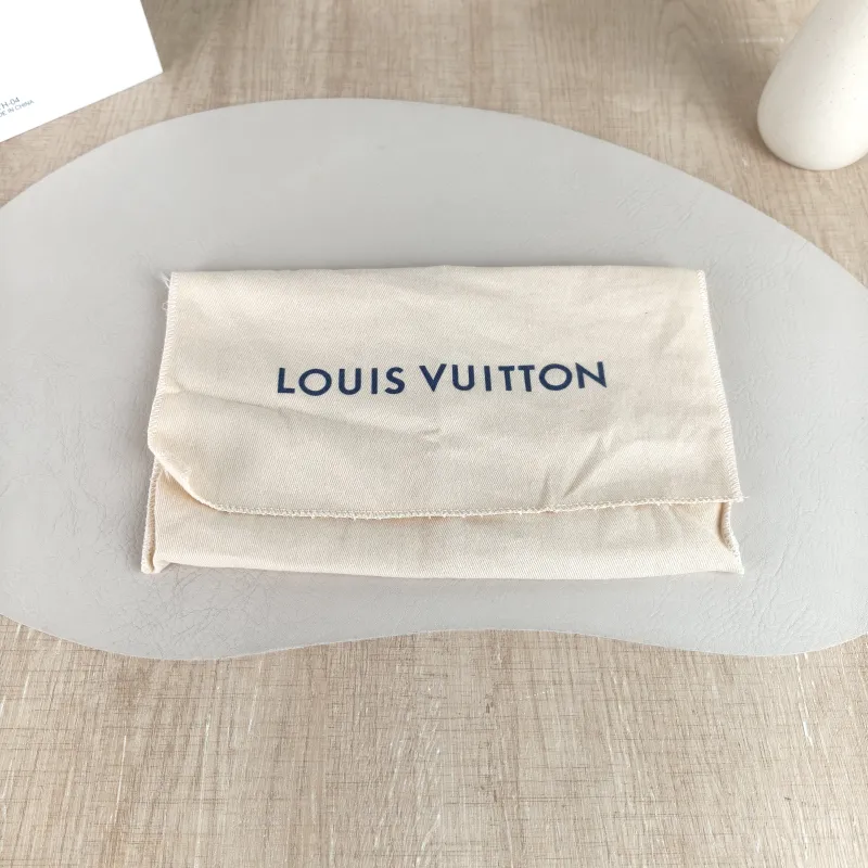 Louis Vuitton Crossbody Bag Pochette Félicie Monogram PVC Small 21 × 3 × 12 cm — detail view 13 of 14