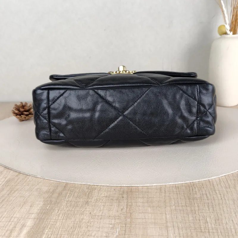 Chanel Crossbody Bag19Bag Black SL ambskin Small26 × 9 × 16 cm — cover view 3 of 5