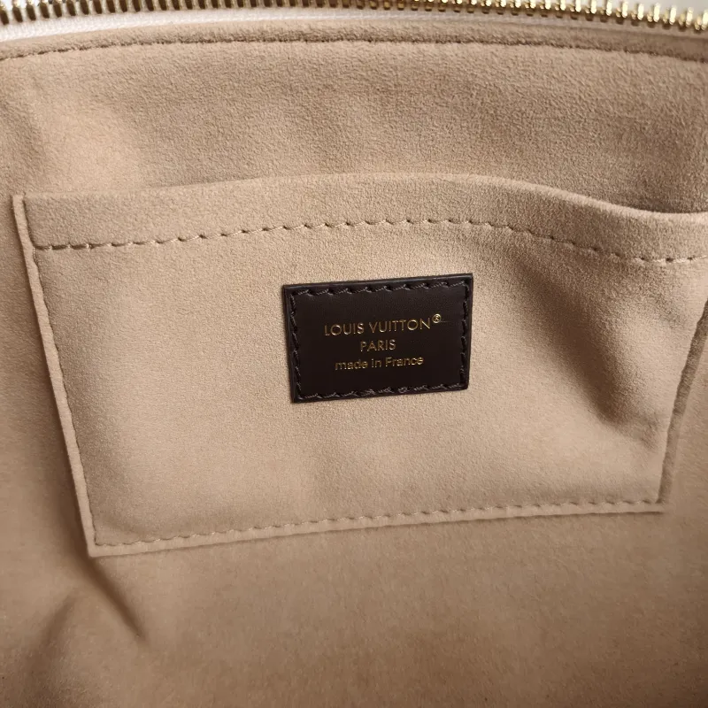 Louis Vuitton Shoulder Bag Squire East West PVC One Size29 × 8 × 14 cm — detail view 2 of 9