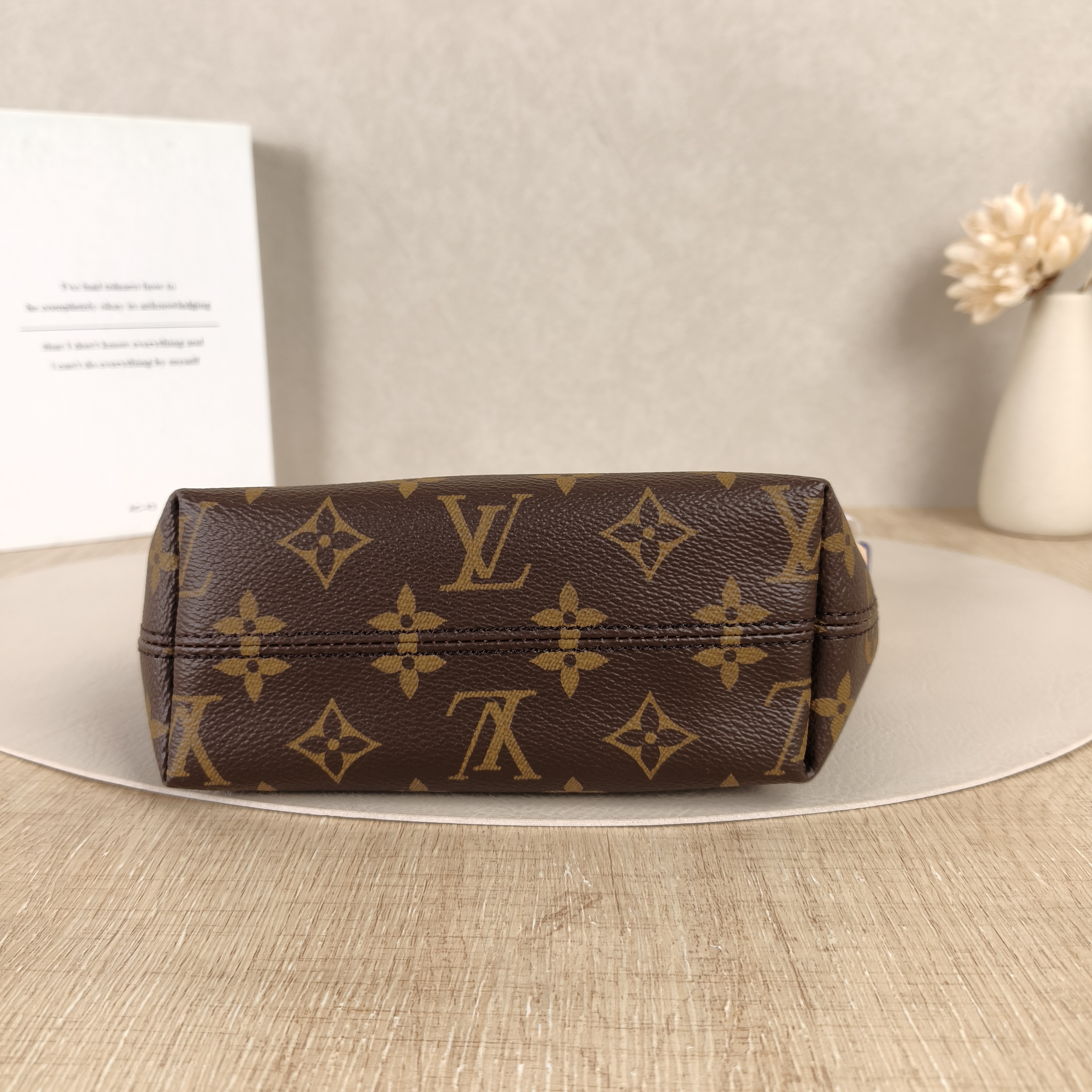 Louis Vuitton Shoulder Bag Pochette Hills Monogram PVC One Size18.5 × 6.5 × 11 cm — cover view 8 of 8