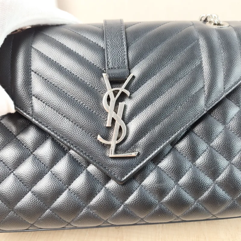 SAINT LAURENT Crossbody Bag ENVELOPE Black Calfskin Medium24 × 6 × 17.5 cm — detail view 3 of 12