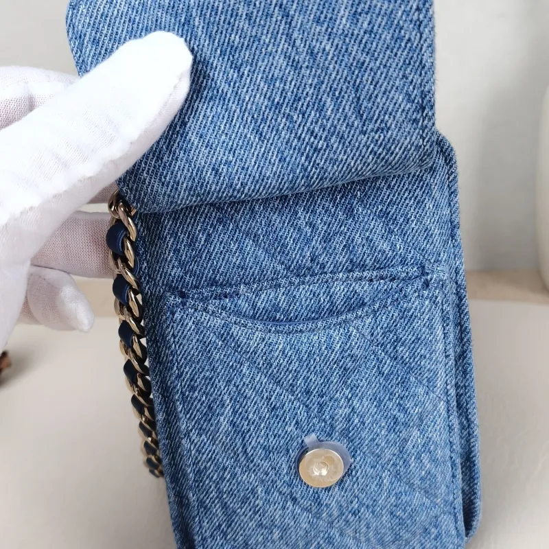 Chanel Crossbody Bag 25Bag Mini 22 × 12.5 × 22 cm — detail view 6 of 12