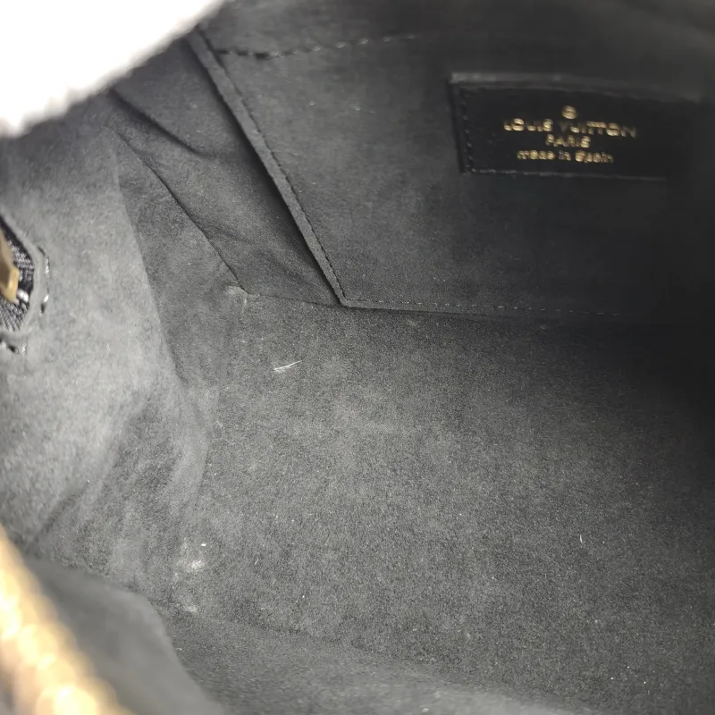 Louis Vuitton Crossbody Bag Speedy20 Black Monogram Empreinte Embossed Calfskin Small 20.5 × 12 × 13.5 cm — detail view 9 of 10