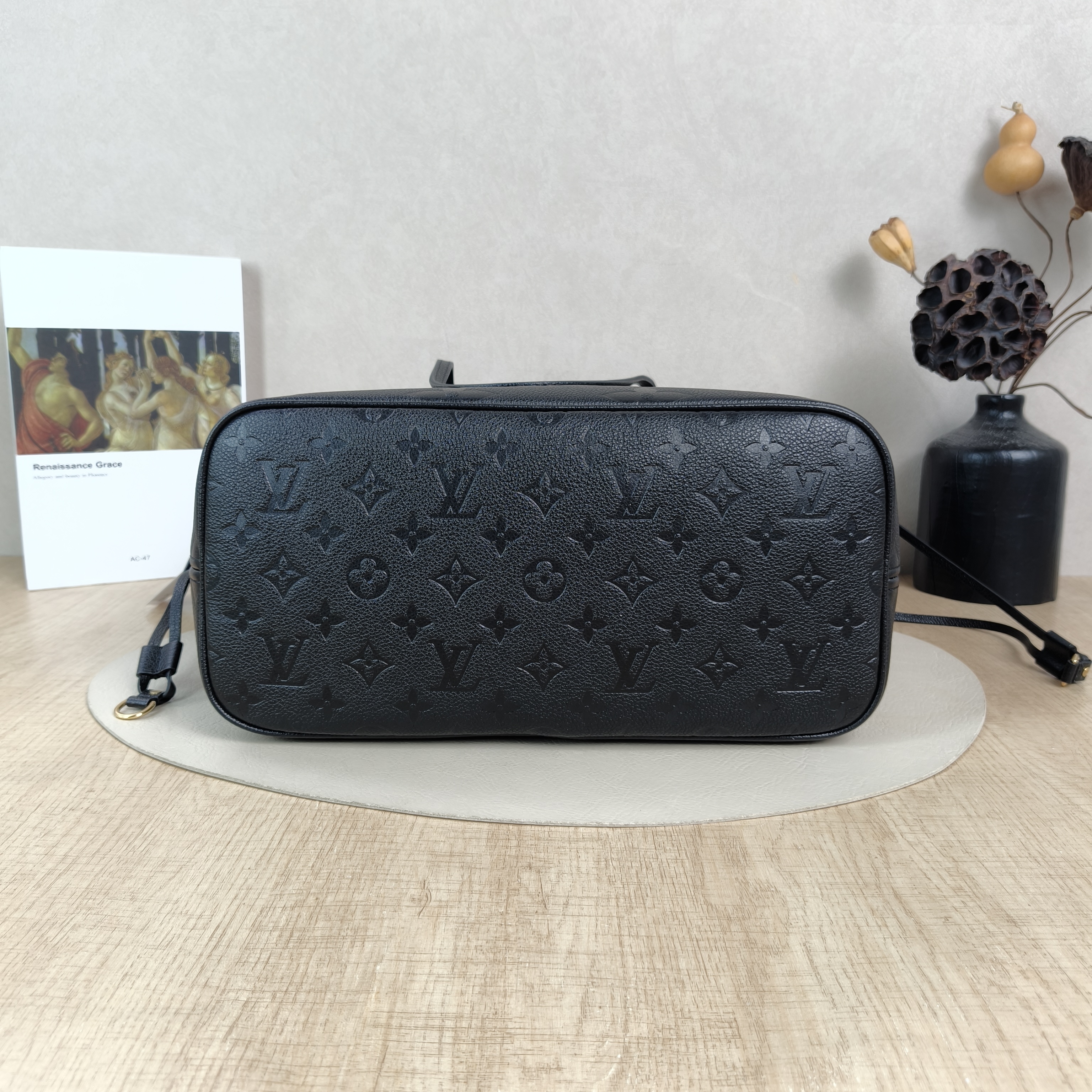 Louis Vuitton Shoulder Bag Neverfull Black Empreinte Embossed Calfskin Monogram Medium31 × 14 × 28 cm — cover view 4 of 5