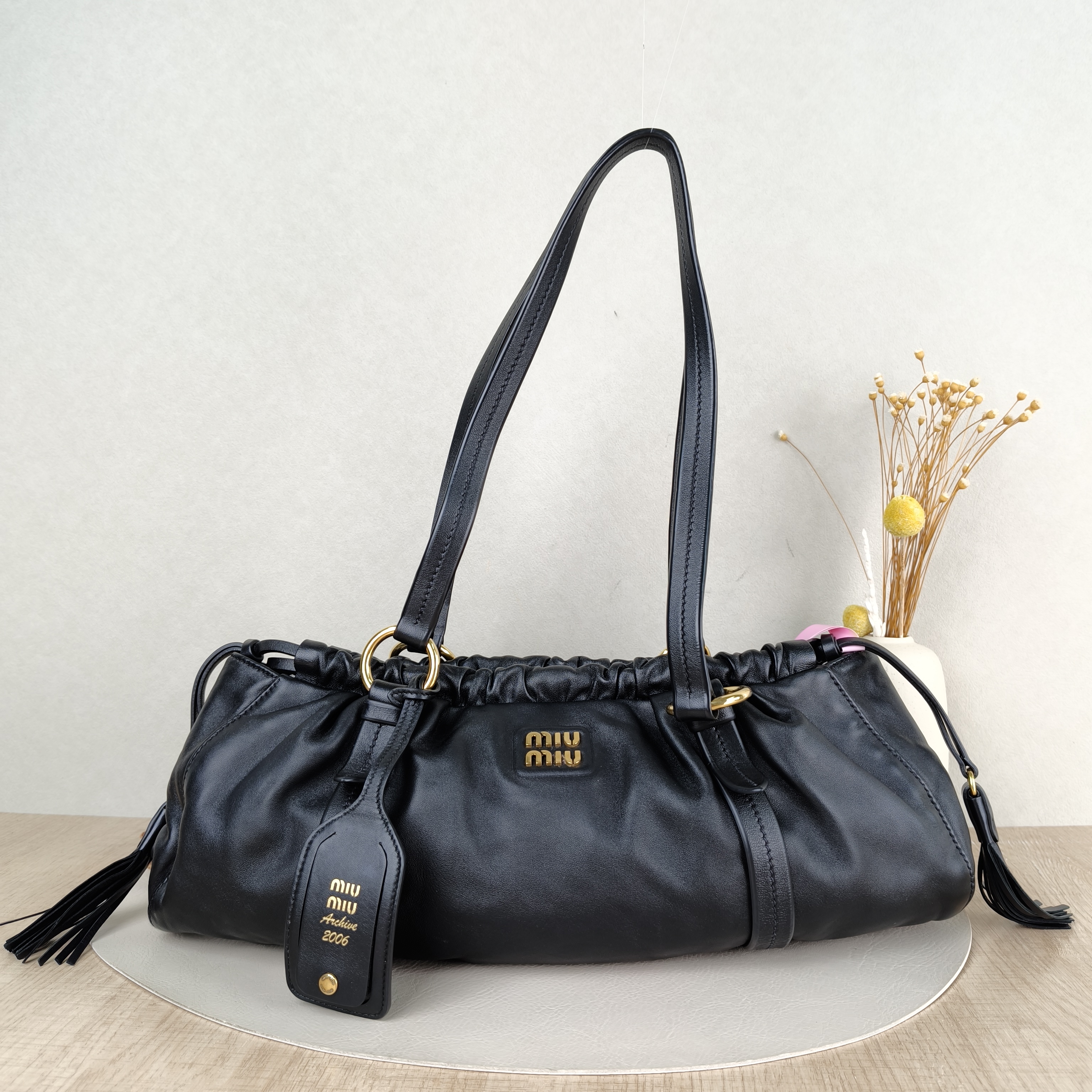 Miumiu Shoulder Bag Joie Shoulder Bag Black Large44 × 10.5 × 16 cm