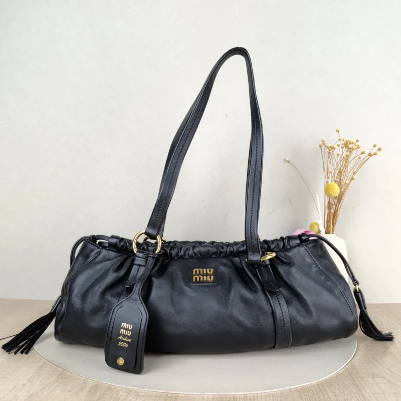 Miumiu Shoulder Bag Joie Shoulder Bag Black Large44 × 10.5 × 16 cm