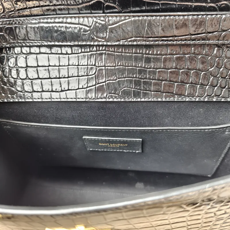 SAINT LAURENT Shoulder Bag MANHATTAN Black Calfskin Medium29 × 7.5 × 20 cm — detail view 10 of 15