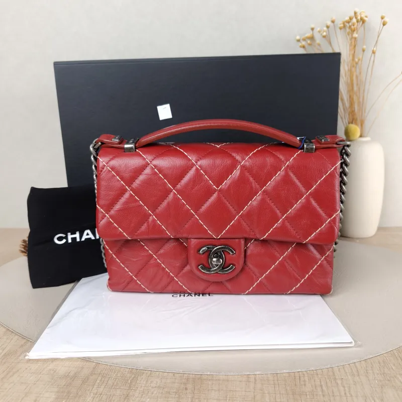 Chanel Crossbody Bag Chain Bag Red Calfskin 22 × 6.5 × 14 cm 23 — cover view 5 of 6