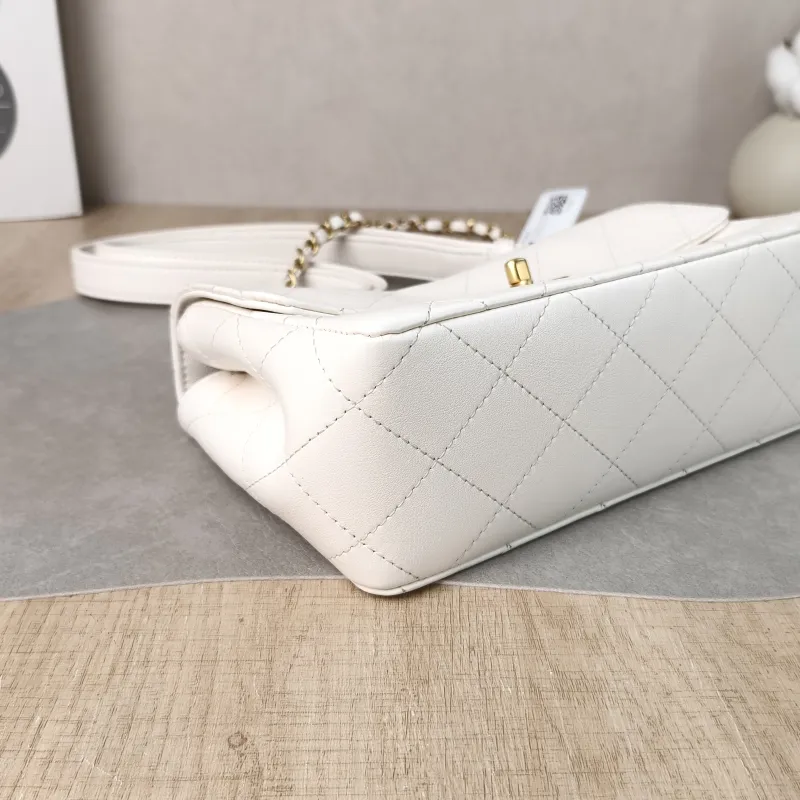 Chanel Crossbody Bag Crossbody Bag White Calfskin Small 22.5 × 8 × 14 cm — detail view 12 of 14