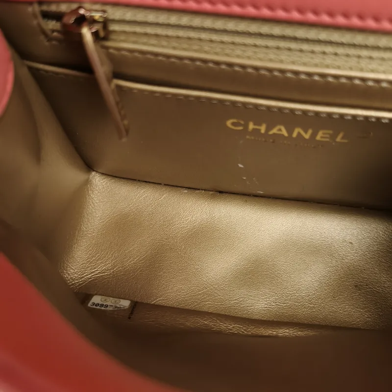 Chanel Crossbody Bag Pink Lambskin One Size 17 × 8 × 13.5 cm 30 — detail view 10 of 14