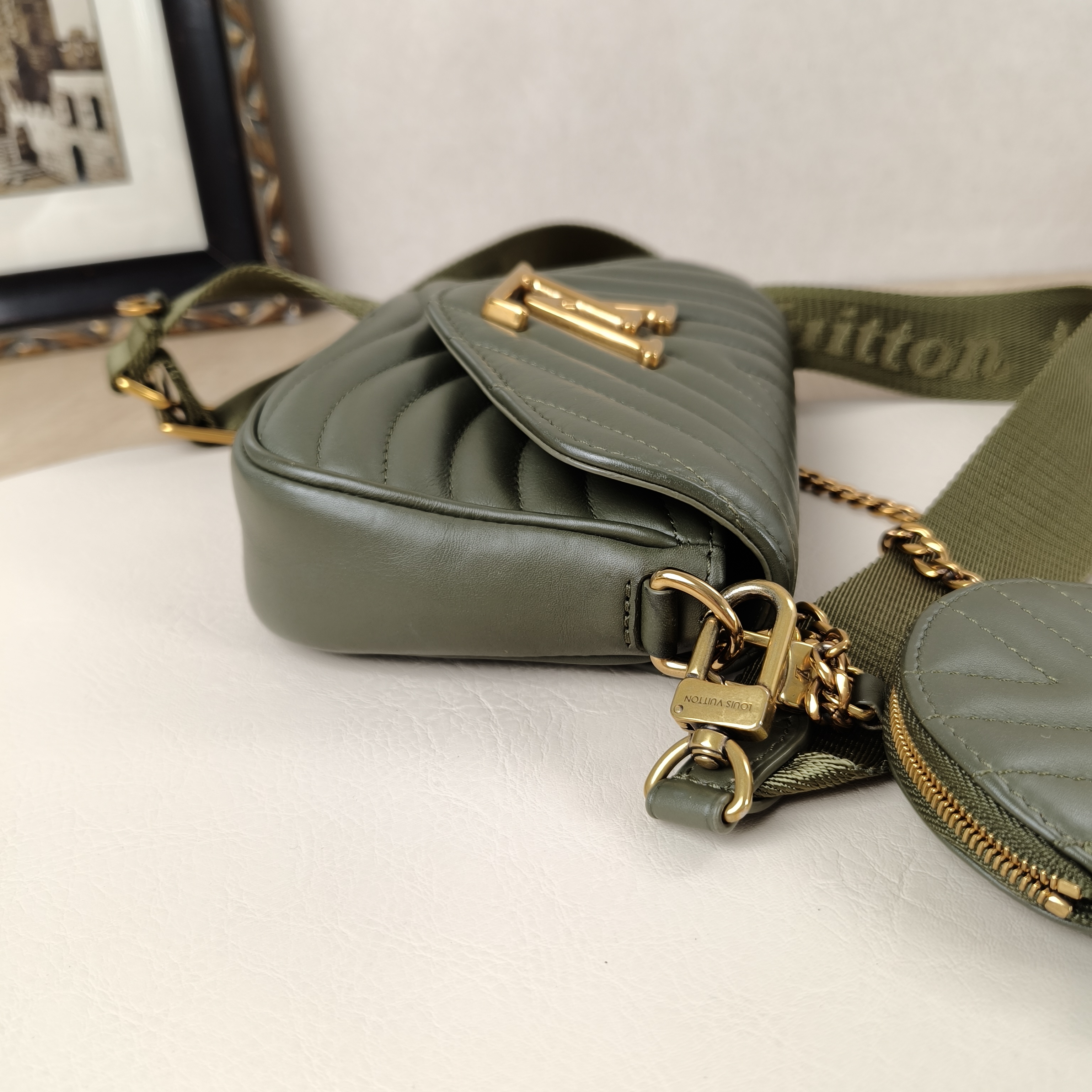 Louis Vuitton Crossbody Bag New Wave Multi Pochette Calfskinmini19 × 5 × 14 cm — cover view 8 of 10