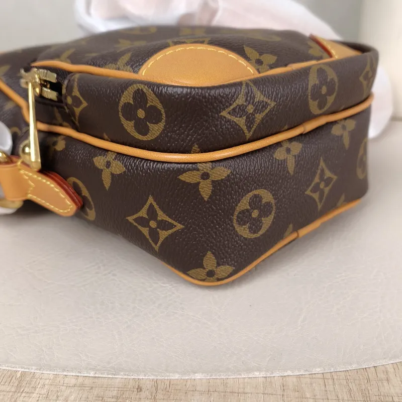 Louis Vuitton Crossbody Bag Amazone Camera Bag Monogram PVC One Size 13.5 × 8 × 20 cm — detail view 7 of 11