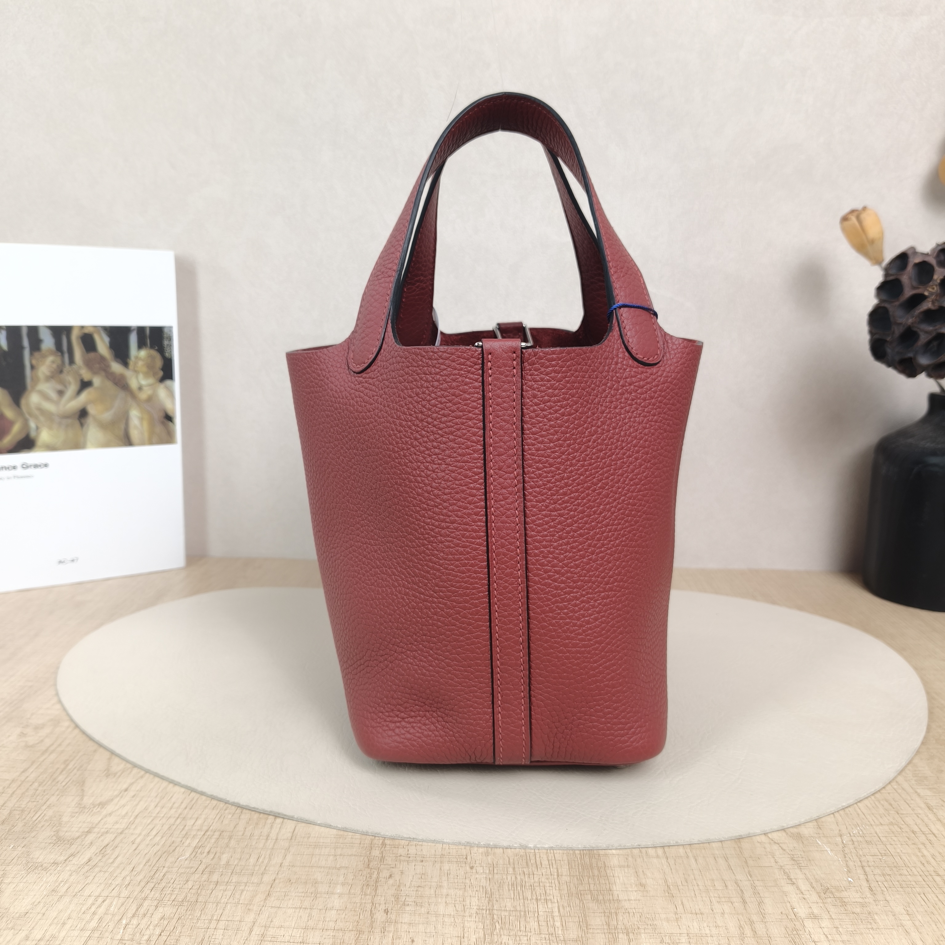 Hermès Top Handle Bag Picotin Lock 18 18Burgundy Taurillon Clemence TC Calfskin Small18 × 13 × 18 cm — cover view 2 of 6