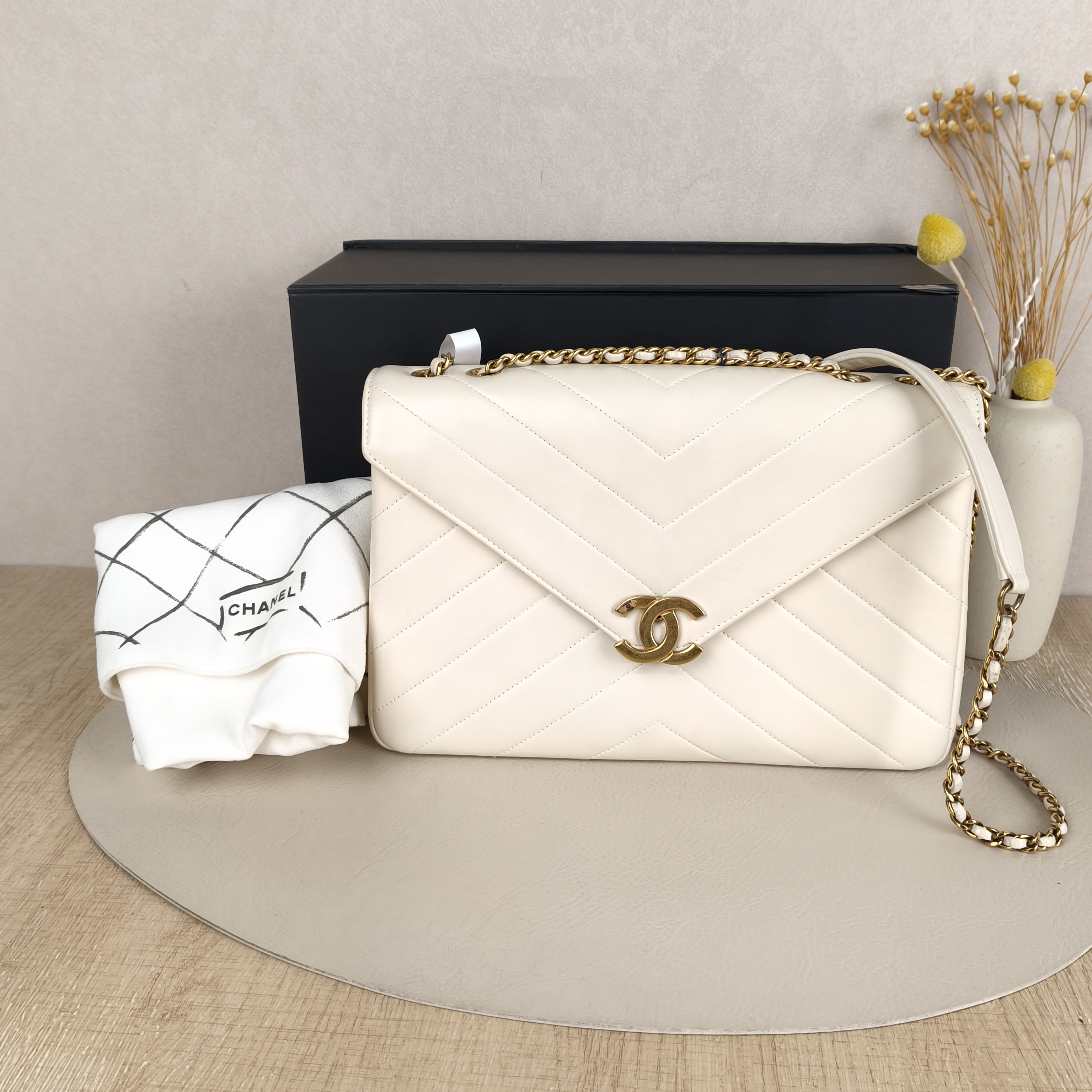Chanel Crossbody Bagcf Collection Crossbody Bag Calfskin One Size27 × 6 × 17.5 cm — cover view 8 of 9