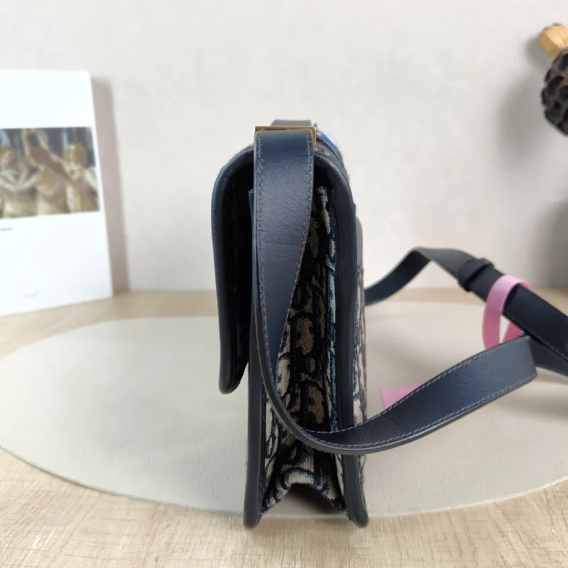 DIOR Crossbody Bag 30Montaigne 30 Edition Canvas Medium 24 × 8 × 17 cm — detail view 5 of 11