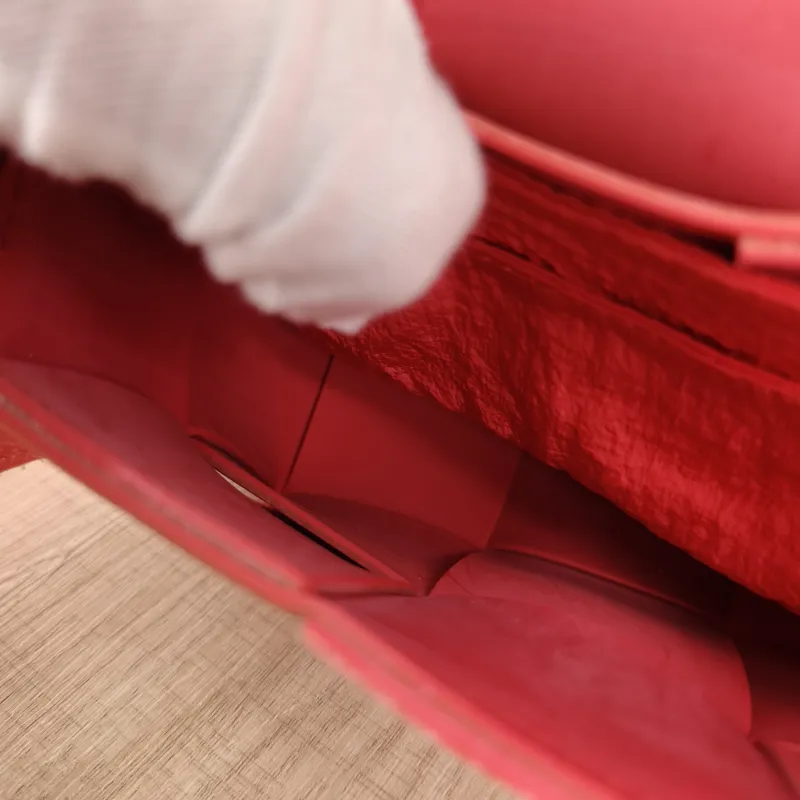 Bottega Veneta Crossbody Bag Cassette Woven Pink PV Cmini15 × 6 × 11 cm — detail view 7 of 11