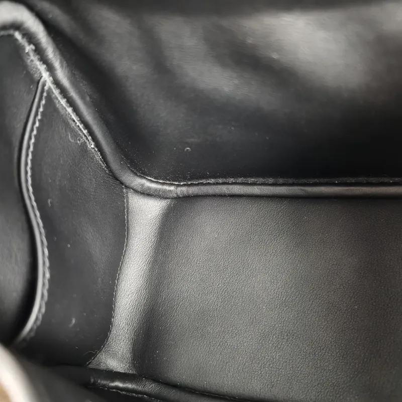 Hermès Shoulder Bag Lindy Mini 19 89Noir Black Taurillon Clemence TC Calfskin Mini 19 × 9 × 13 cm G — detail view 8 of 11