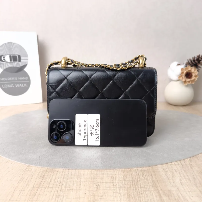 Chanel Crossbody Bag Black Calfskin Small19 × 8 × 12 cm — cover view 5 of 5