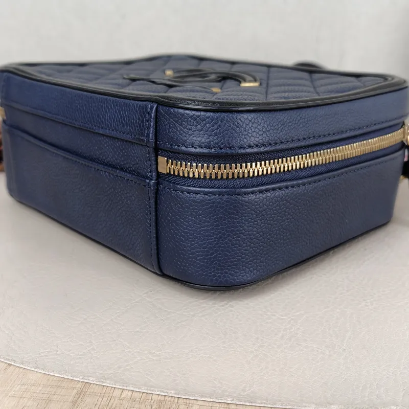 Chanel Crossbody Bag CC Filigree Vanity Cosmetic Bag Blue Black Grained Calfskin Medium 21 × 8 × 16 cm 22 — detail view 12 of 13
