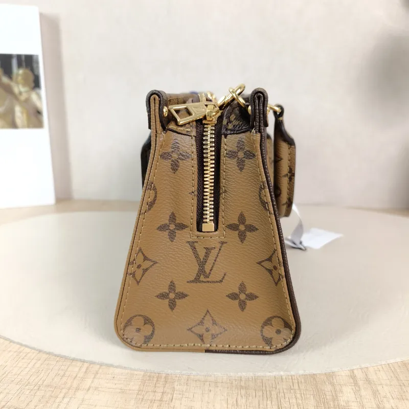 Louis Vuitton Crossbody Bag Onthego East West Monogram PVC Small25 × 10 × 13 cm — detail view 6 of 13