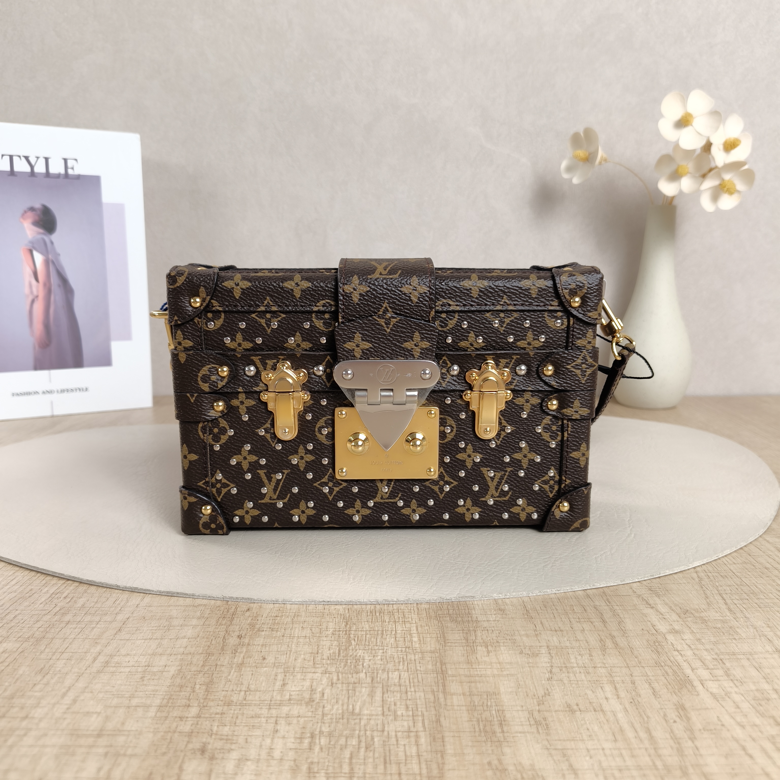 Louis Vuitton Crossbody Bag PETITE MALLE Box Monogram PV Cmini20 × 6 × 12.5 cm
