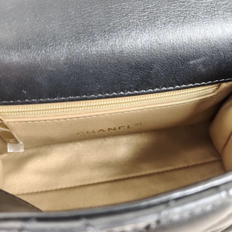 Chanel Crossbody Bag Coco Handle​Black Calfskinmini19 × 9 × 13 cm — detail view 6 of 13