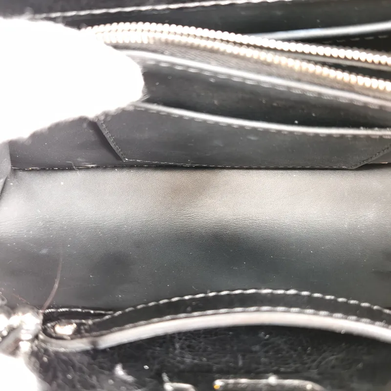Louis Vuitton Crossbody Bag Capucines East West Black Calfskin BB 26.5 × 8 × 14 cm — detail view 3 of 13
