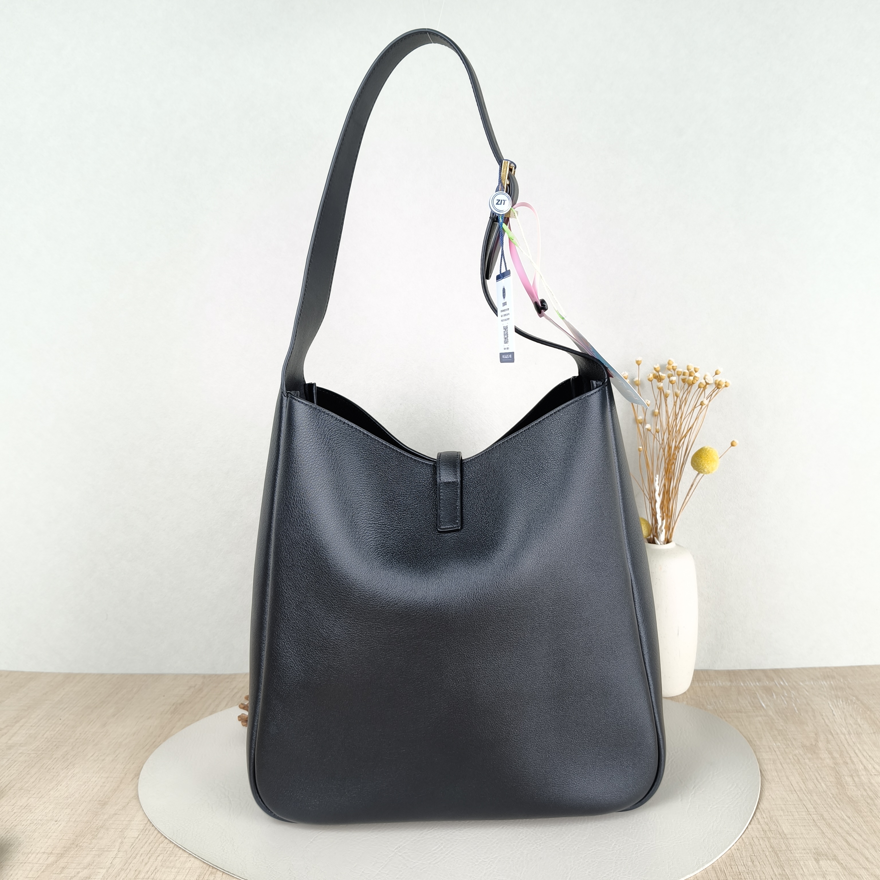 SAINT LAURENT Shoulder Bag LE 5 À 7 Hobo Inner Pouch Black Calfskin Large30 × 11 × 28 cm — cover view 3 of 5