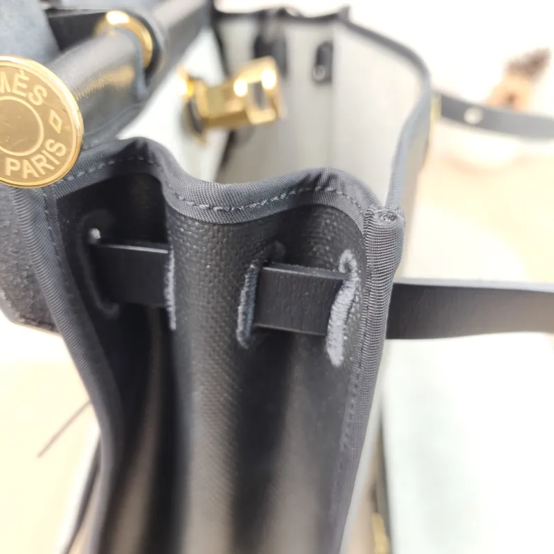 Hermès Crossbody Bag Herbag 31 Black Canvas Medium 30.5 × 11 × 25.5 cm W — detail view 5 of 12
