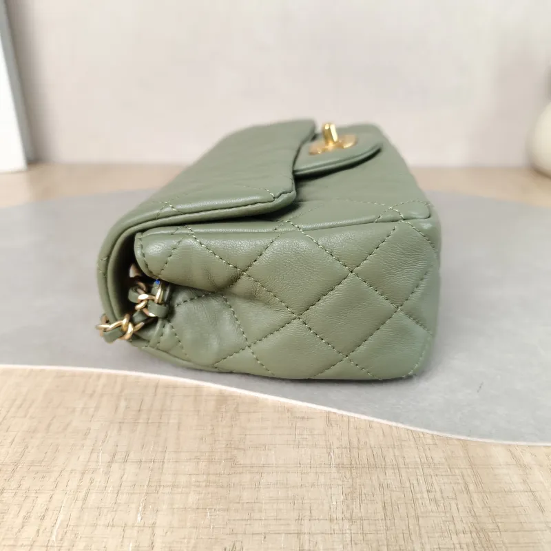 Chanel Crossbody Bag mini Green Lambskin One Size 20 × 6 × 12 cm — detail view 8 of 11