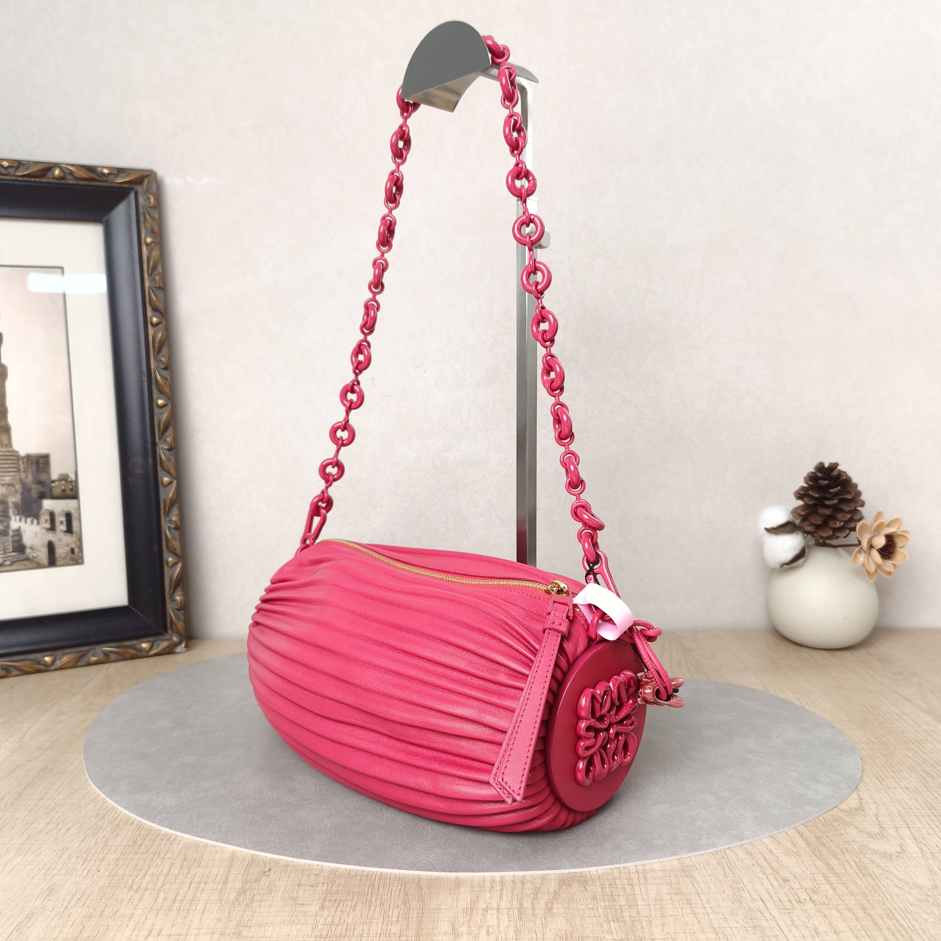 LOEWE Shoulder Bag Pouch Collection Lambskin 25 × 10 × 10 cm — cover view 2 of 5