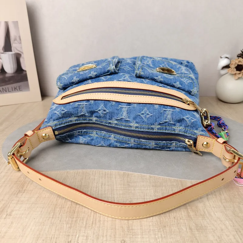 Louis Vuitton Shoulder Bag Baggy hobo Shoulder Bag Blue One Size 30 × 13 × 22 cm — detail view 10 of 13