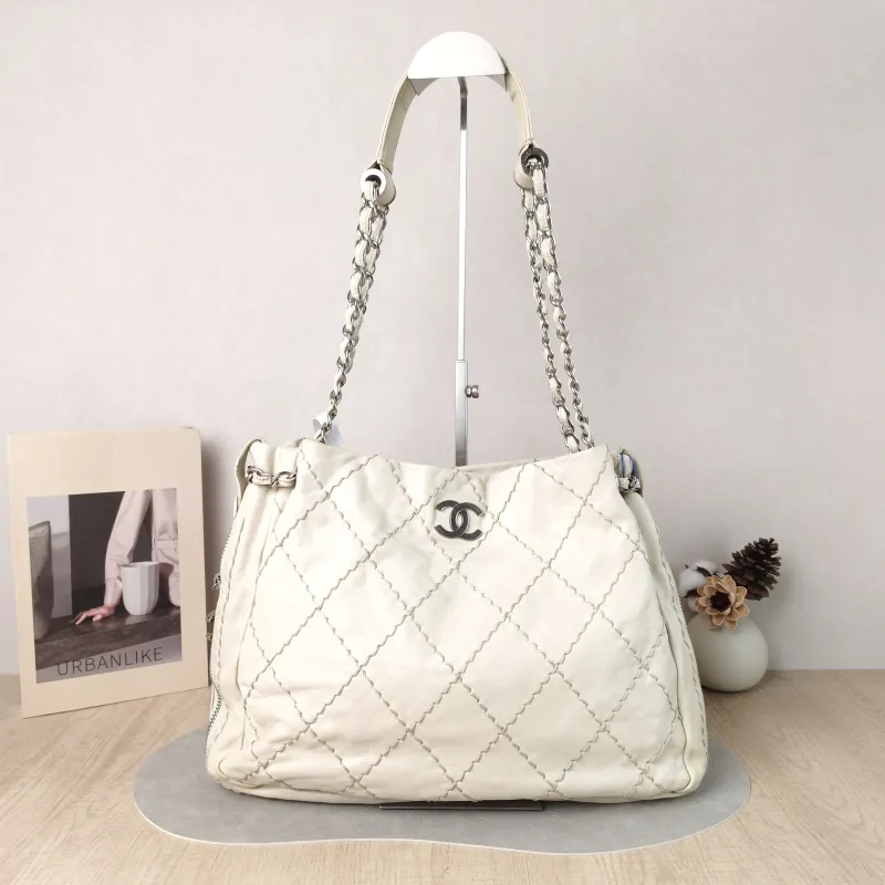 Chanel Shoulder Bag Tote Bag Beige Calfskin 37 × 7 × 29 cm 11