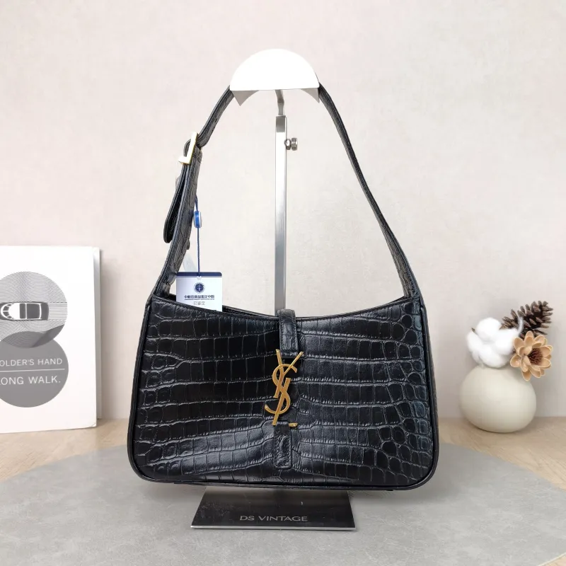 SAINT LAURENT Shoulder Bag LE 5 À 7 Black Calfskin Small23 × 6.5 × 16 cm
