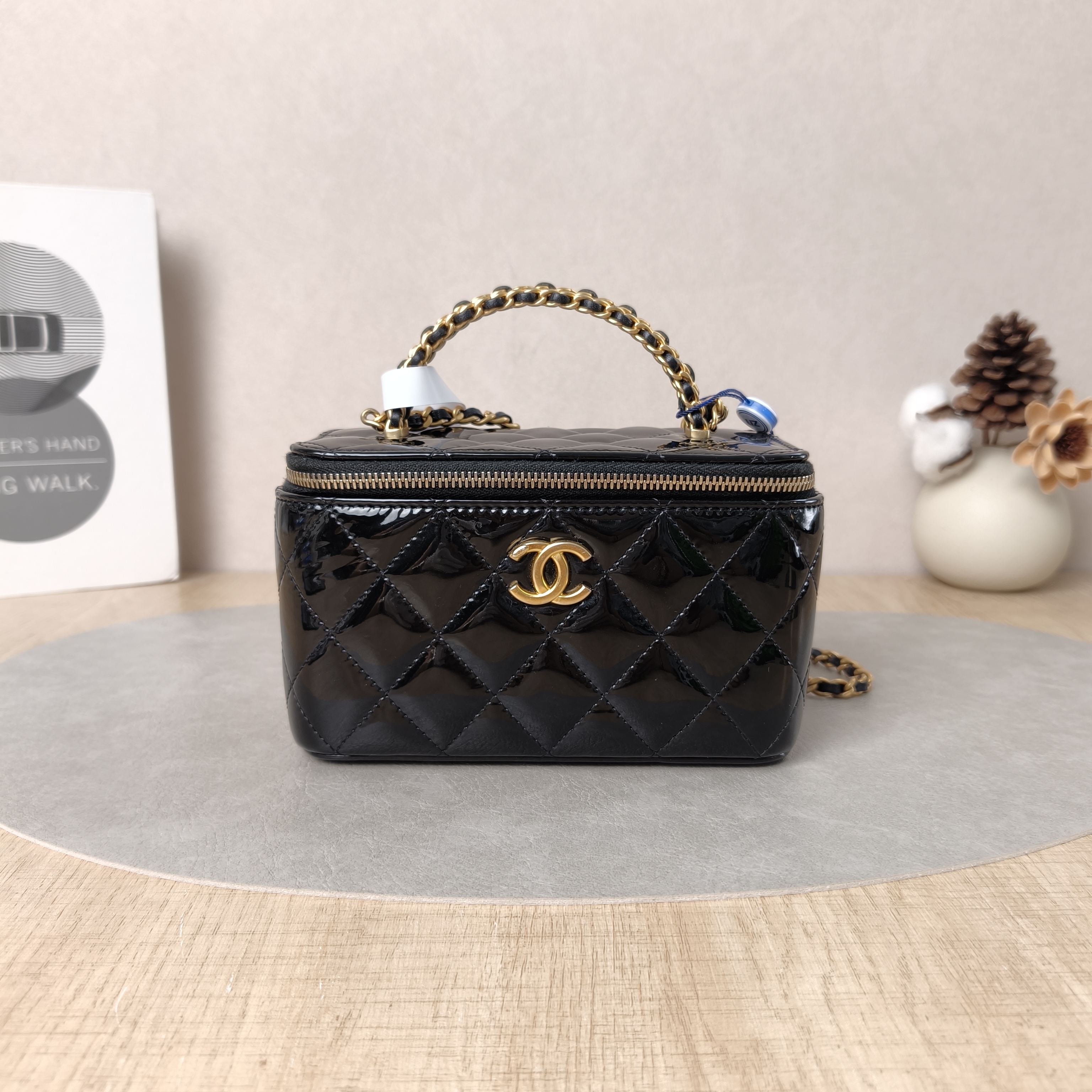 Chanel Crossbody Bag Edition Black Patent Leathermini16 × 8 × 9.5 cm