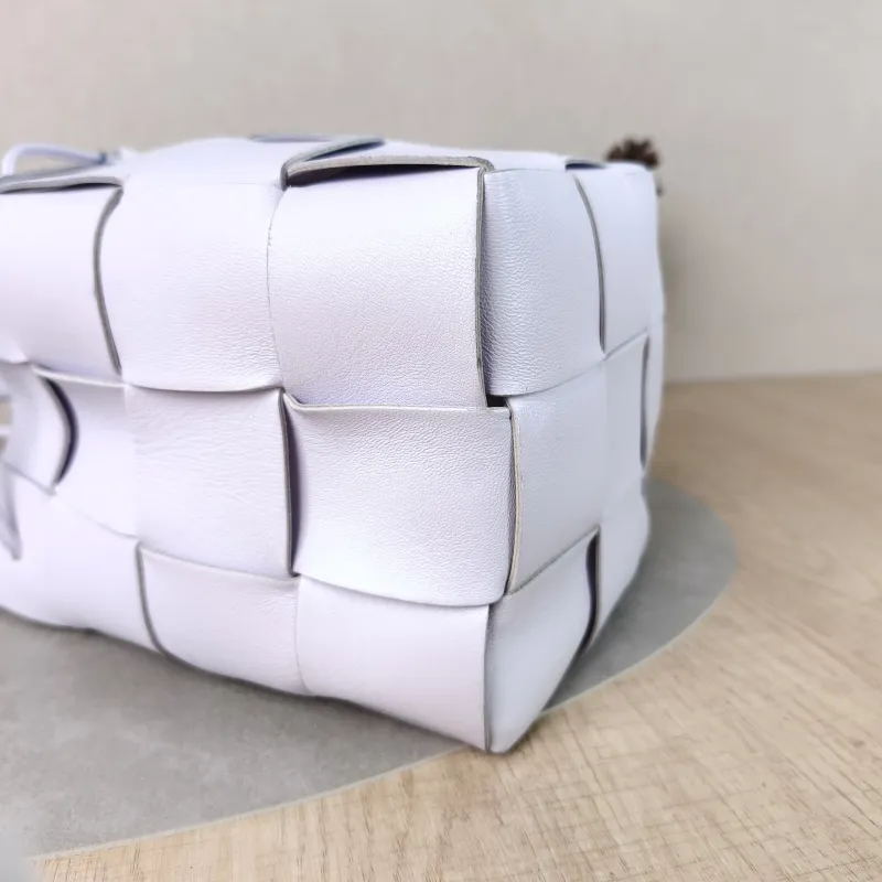 Bottega Veneta Crossbody Bag Cassette Woven Lambskin One Size13 × 13 × 18 cm — detail view 2 of 12