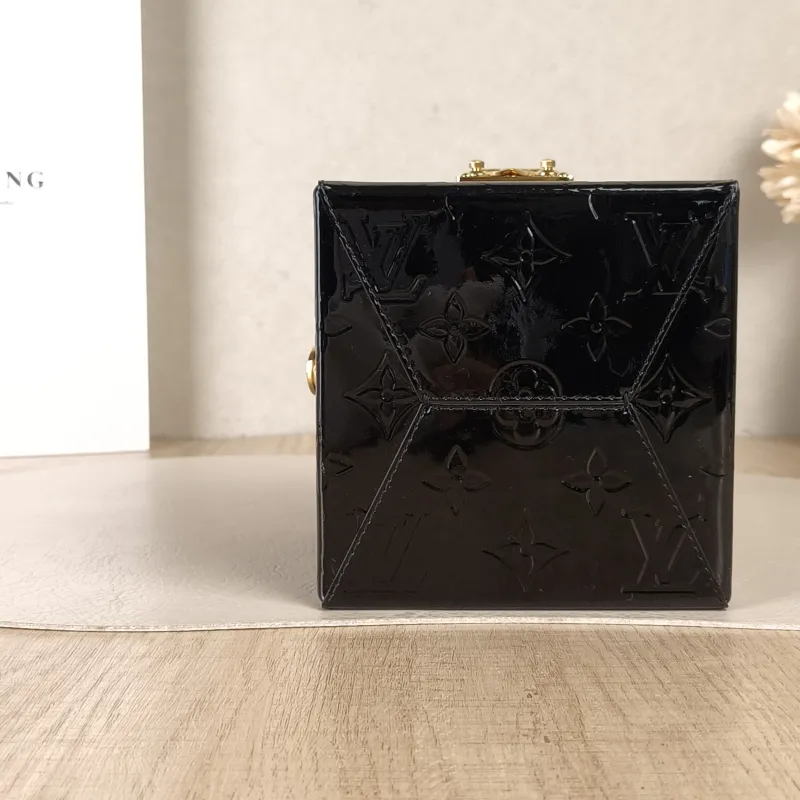 Louis Vuitton Top Handle Bag Bleecker Box Box Black Patent Leather 12 × 12 × 12 cm — detail view 12 of 14