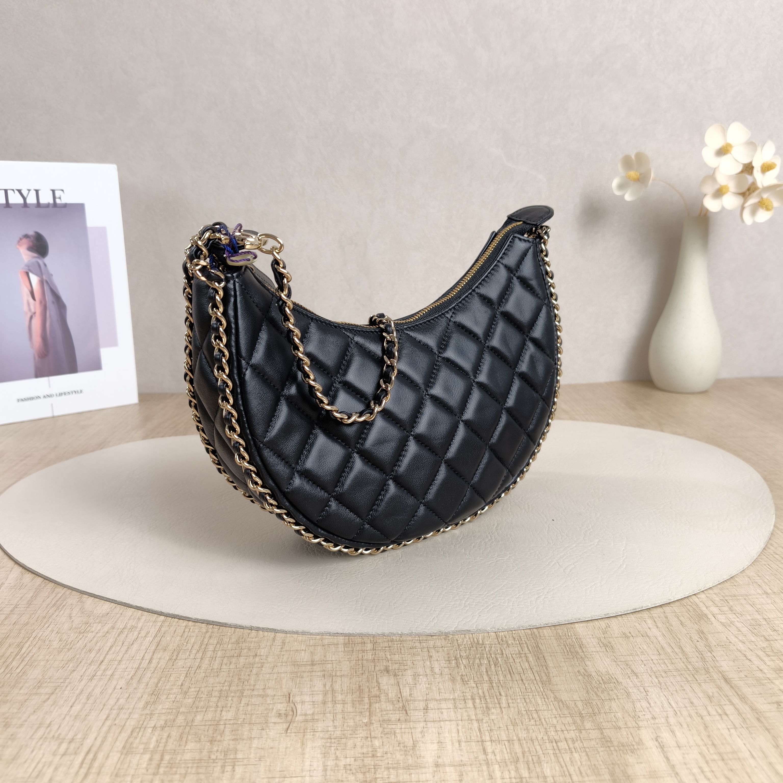 Chanel Shoulder Bag23p Black Lambskin Small20 × 6 × 15 cm — cover view 4 of 10