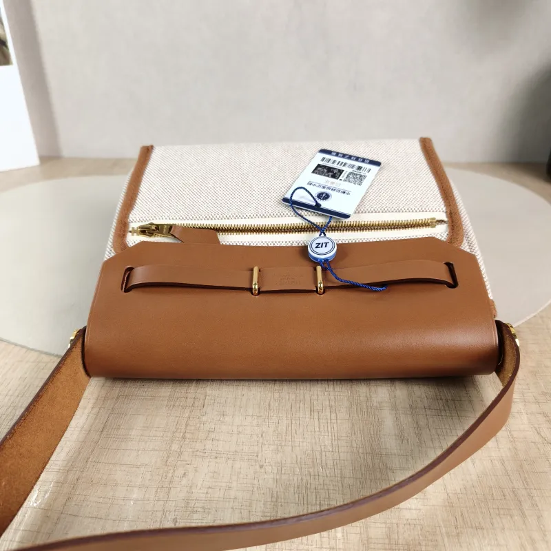 Hermès Shoulder Bag Herbag Zip 20 Beige Canvas Mini 20 × 7 × 17 cm w — detail view 3 of 13
