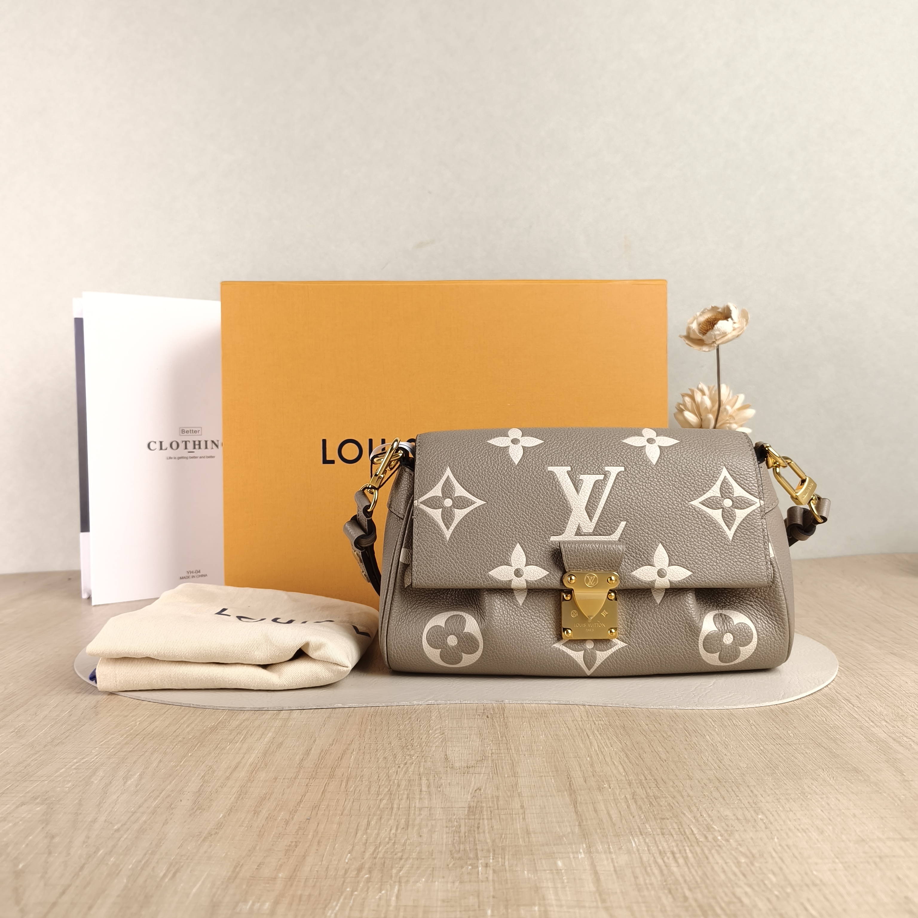 Louis Vuitton Crossbody Bag Favorite Empreinte Embossed Calfskin Medium24 × 9 × 14 cm — cover view 2 of 6