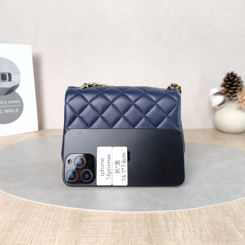 Chanel Crossbody Bag Blue Lambskin 17 × 8 × 13.5 cm — cover view 2 of 5