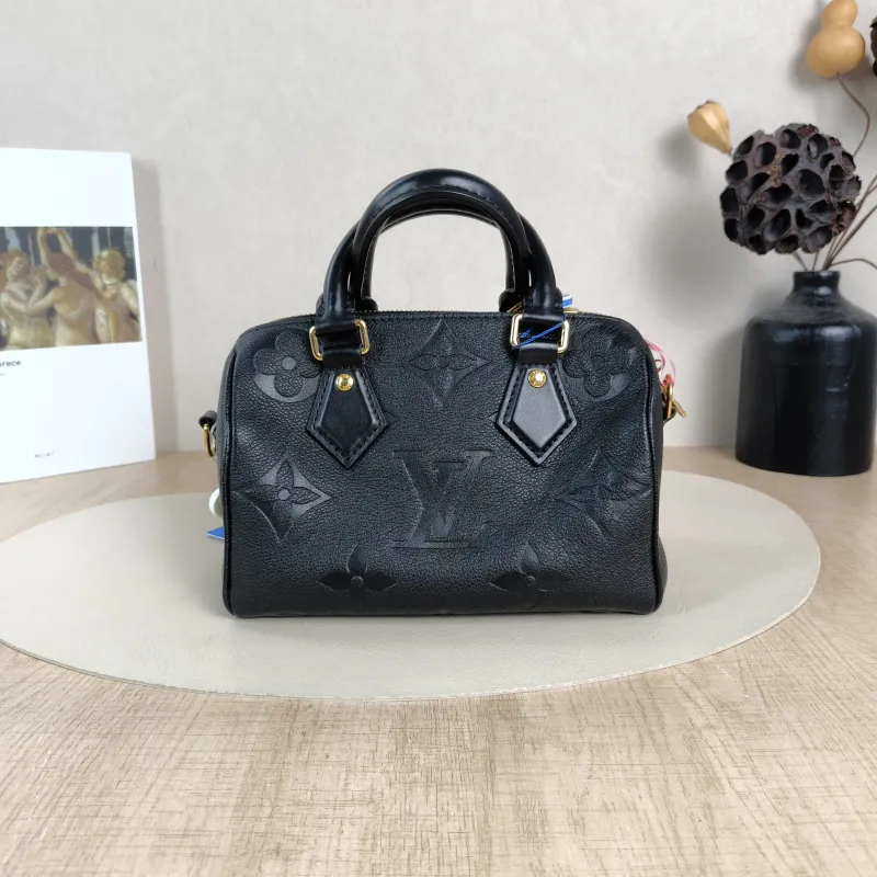 Louis Vuitton Crossbody Bag Speedy20Black Calfskin Small20.5 × 12 × 13.5 cm — cover view 5 of 6