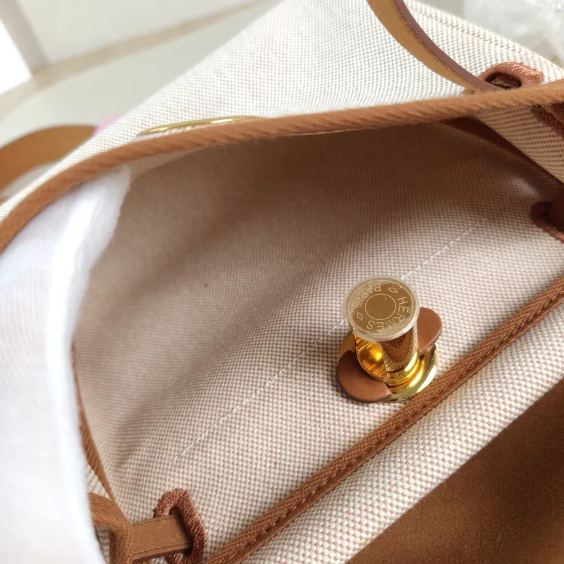 Hermès Shoulder Bag Herbag Zip 20 Beige Canvas Mini 20 × 7 × 17 cm w — detail view 6 of 13