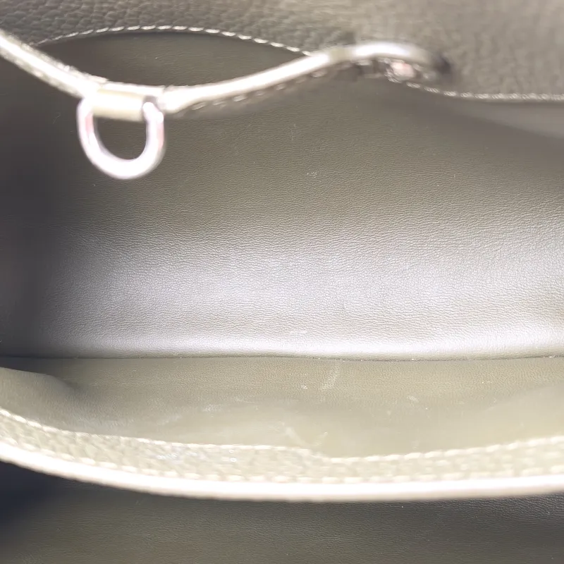Louis Vuitton Top Handle Bag Capucines Calfskin BB 27 × 9 × 17.5 cm — detail view 3 of 12