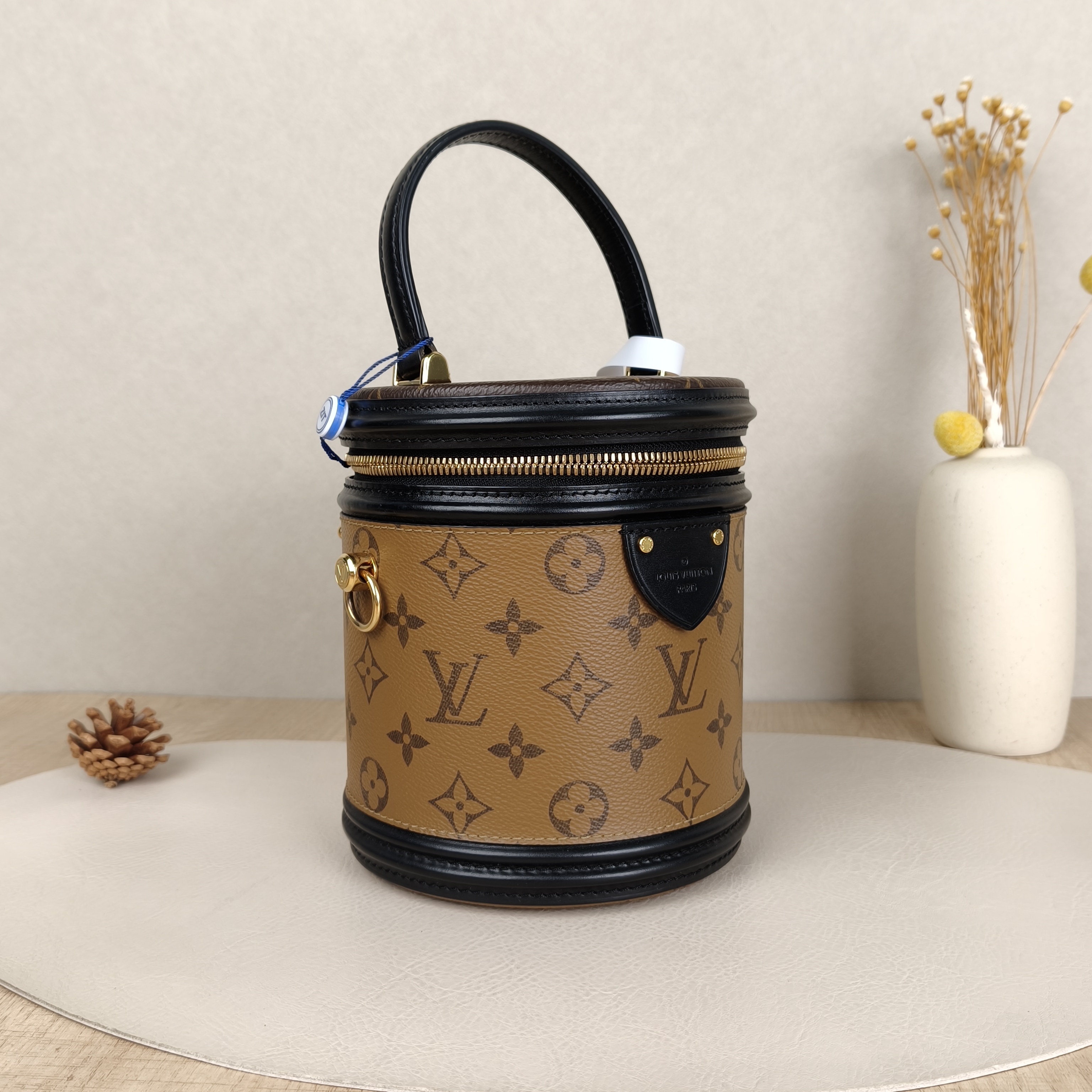 Louis Vuitton Crossbody Bag Cannes — cover view 2 of 5