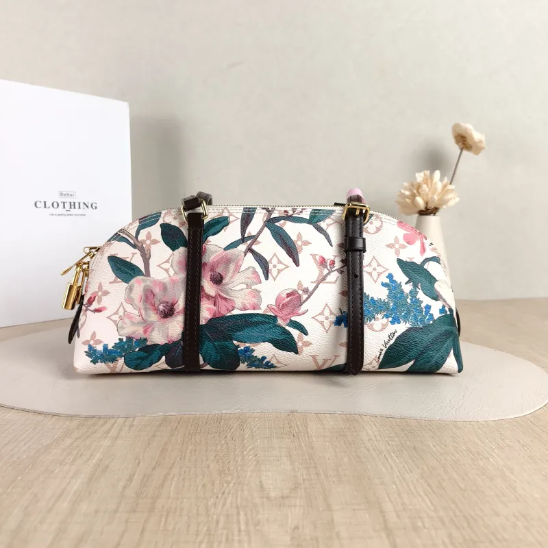 Louis Vuitton Shoulder Bag Squire East West PVC One Size29 × 8 × 14 cm