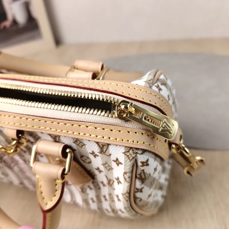 Louis Vuitton Crossbody Bag Speedy20 LV Circle Canvas One Size 20.5 × 12 × 13.5 cm — detail view 11 of 13