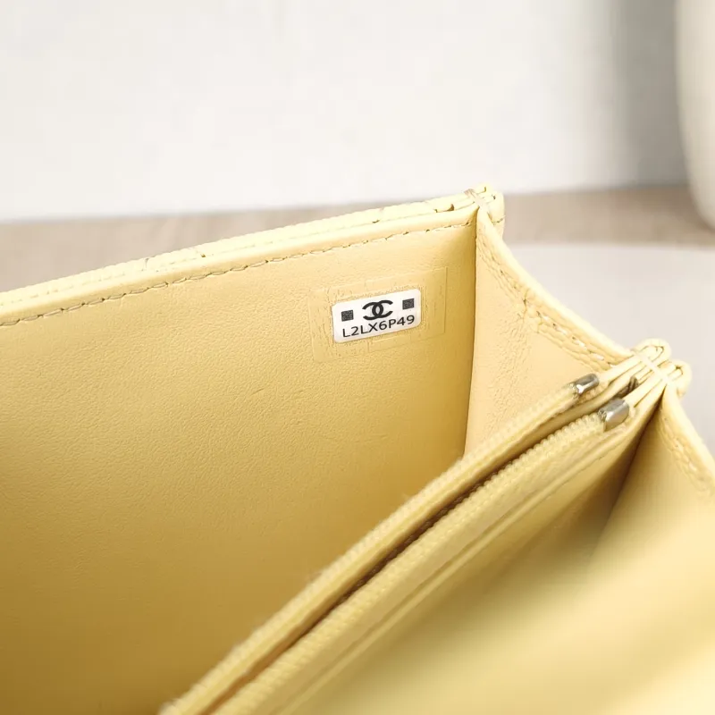 Chanel Crossbody Bag Yellow Grained Calfskin One Size 19 × 7 × 11.5 cm — detail view 1 of 12